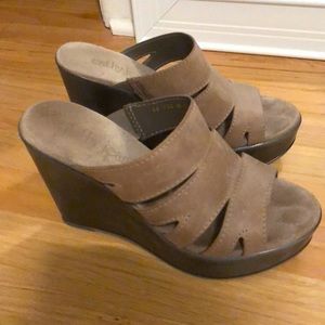 Cathy Jean platform sandal